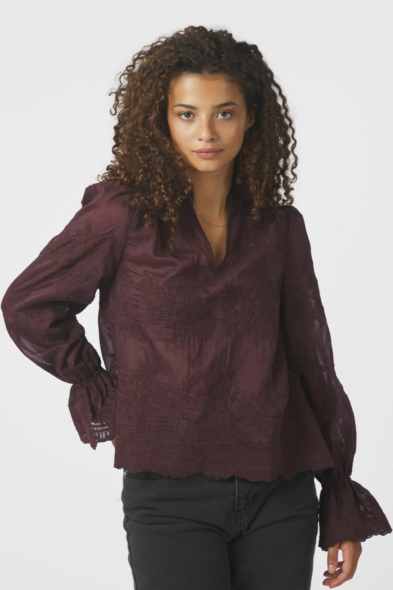 Amara Big Embroidery Burgundy 163032