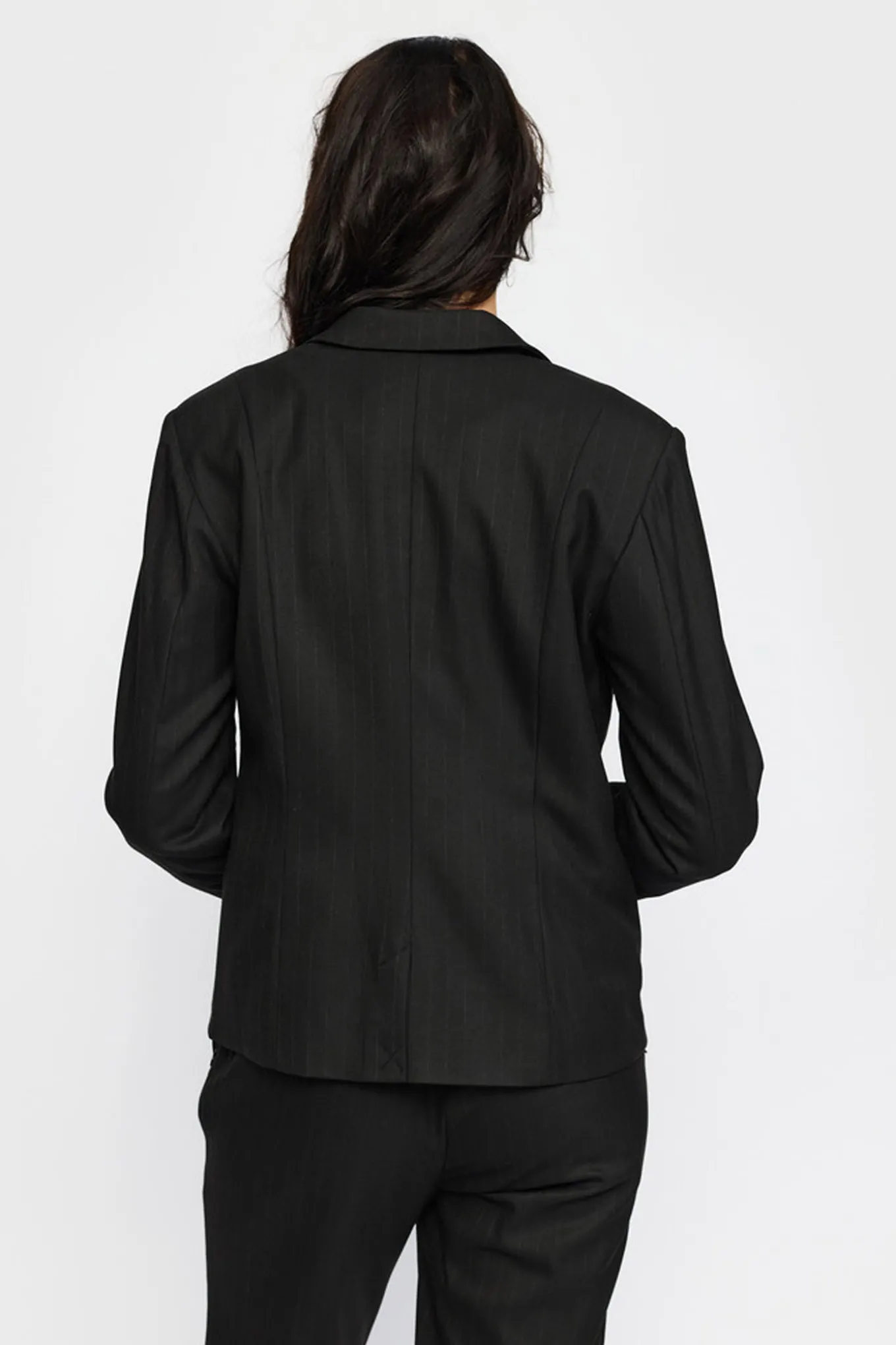 ILLIE PIN BLACK PIN 1021308