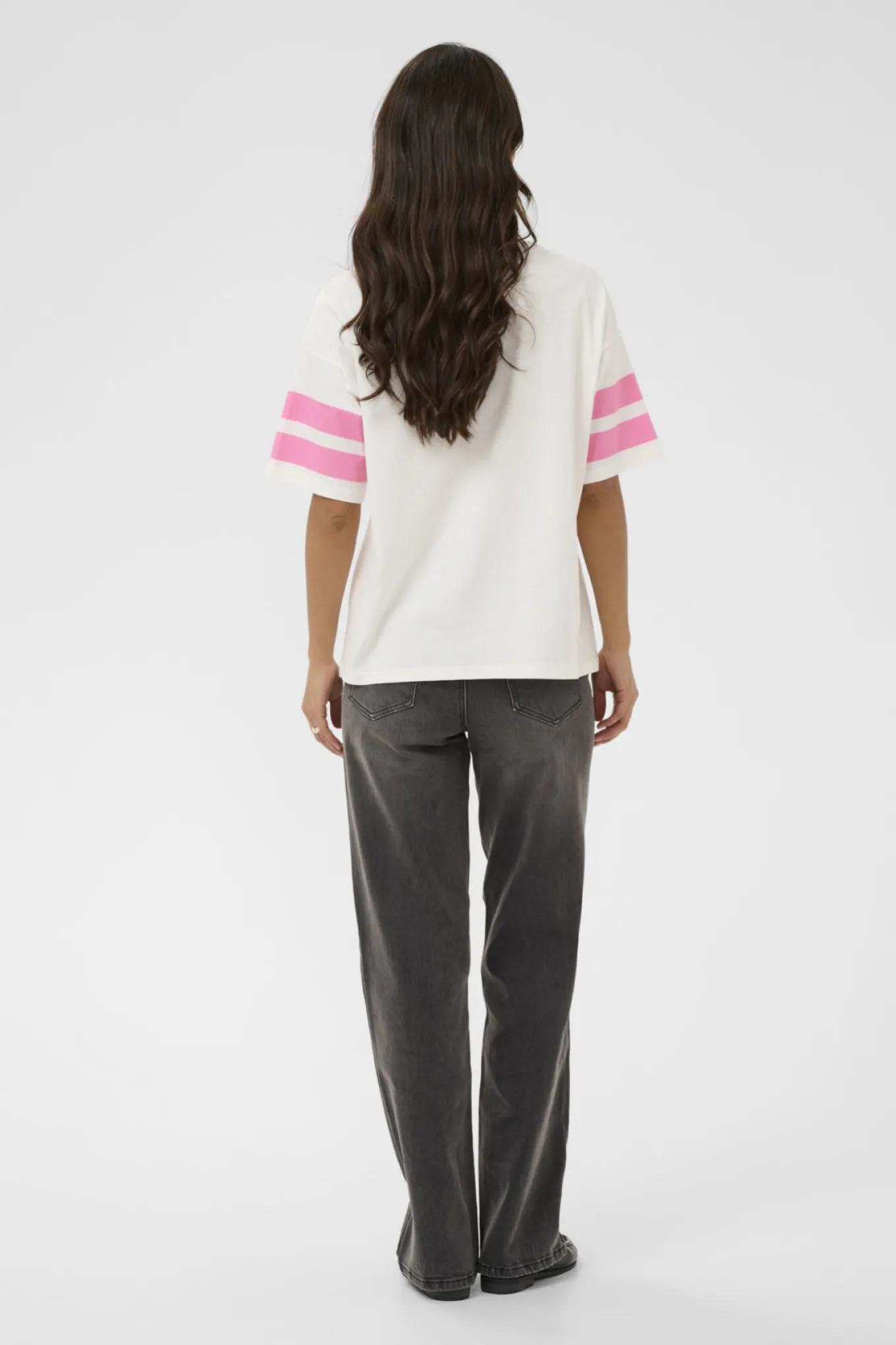 KAhally TShirt Chalk/PinkPower Text Print 1 10511173