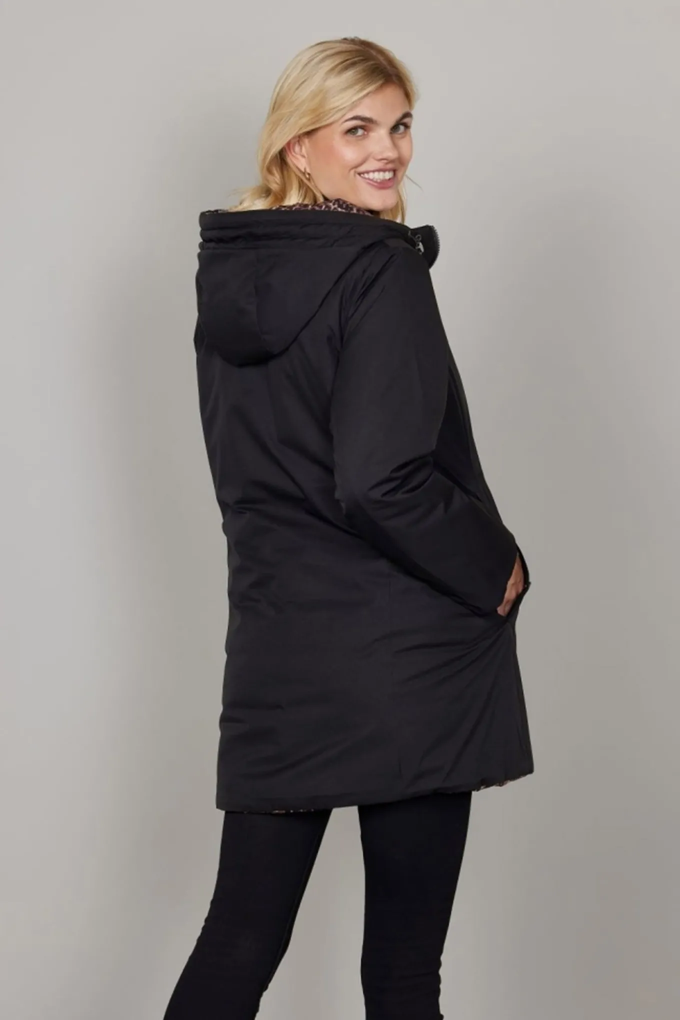 Makenzie 90Black w. leo 0225208986
